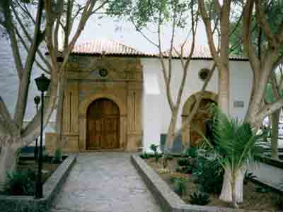Hauptportal der Kirche in PÃ¡jara